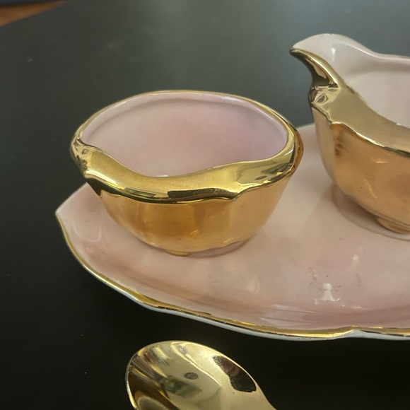 Vintage 1930 Royal Winston Sugar Bowl and Creamer set - Picture 2 of 10